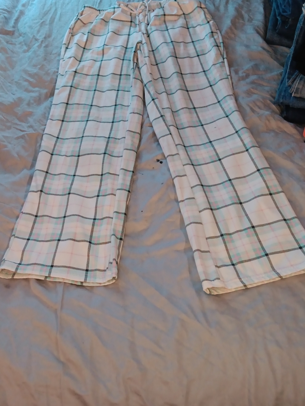 Source Unknown White Plaid Pajama Pants with Green and Pink Lines